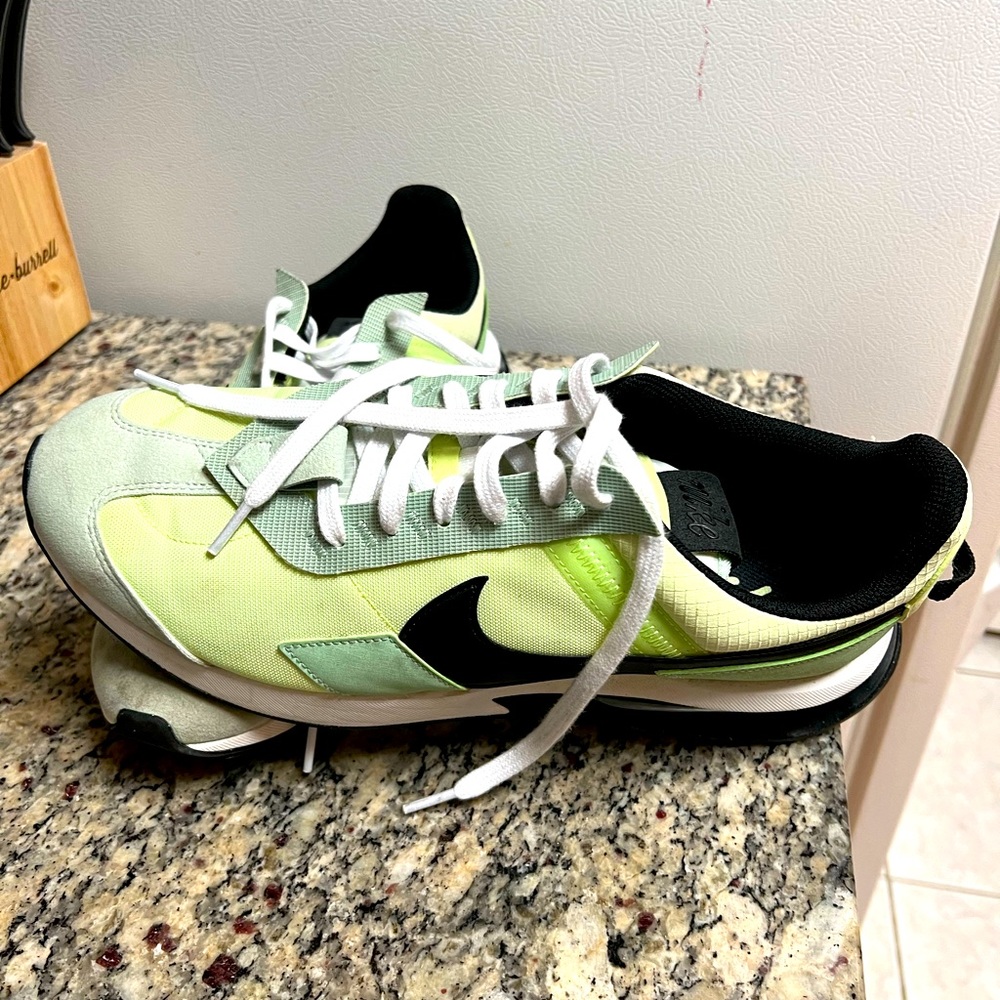 Nike Air Max Pre-Day Men’s Sz 12
